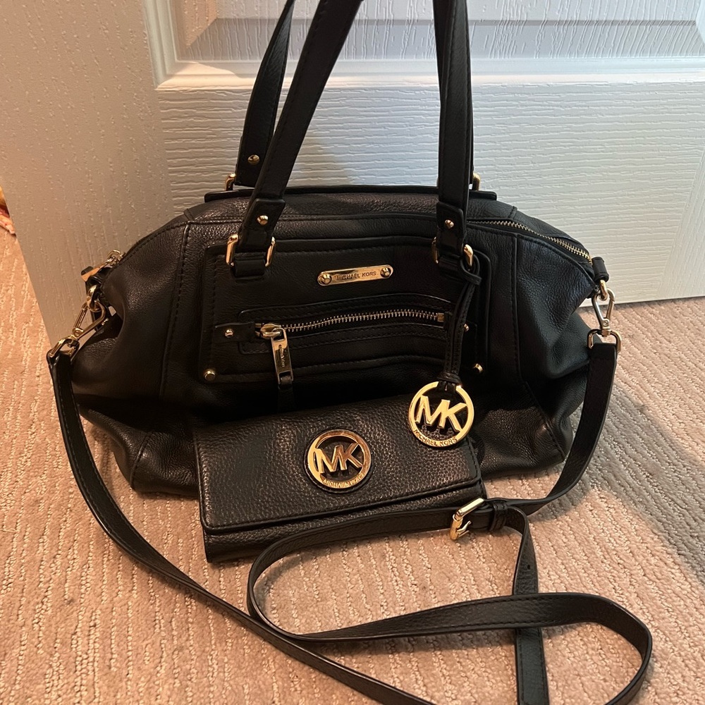 Black Michael Kors purse and wallet